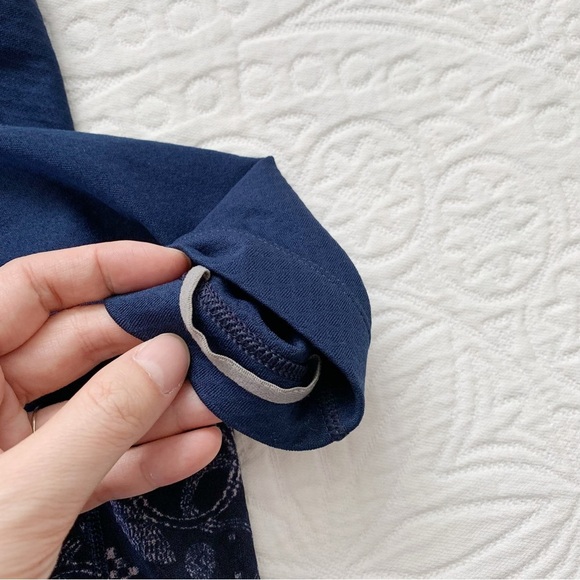 Patagonia Women's Capilene Midweight Crew Baselayer Top, Navy Arctic Ox Geo - Picture 7 of 7